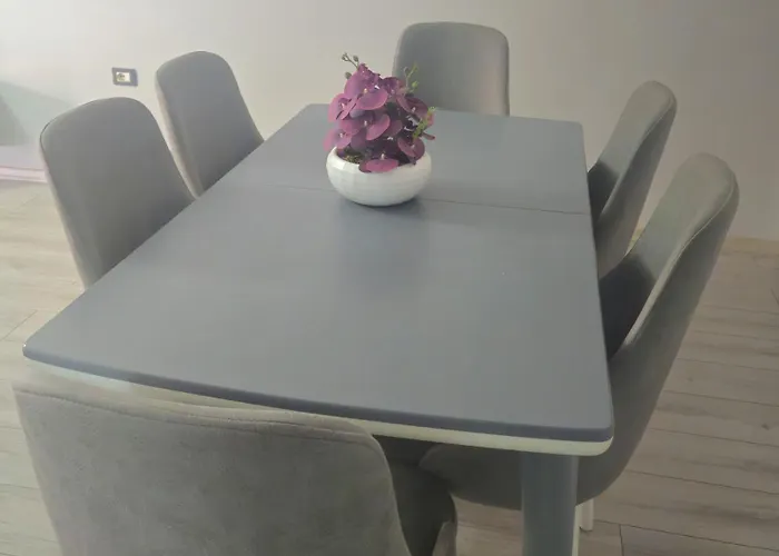 Mary's Luxury 1 *