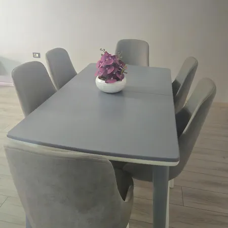 Mary's Luxury 1 *