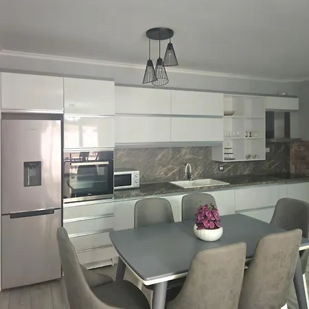 Mary's Luxury 1 Pogradec